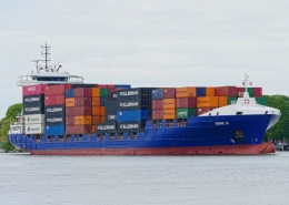 Containerschiff Anne D im Hafen von Gdynia